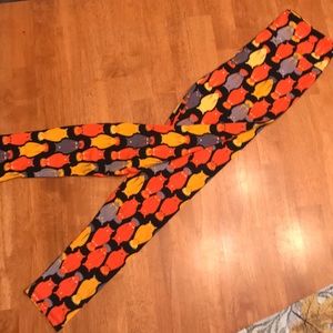 Limited edition!  LuLoRoe Halloween must leggings